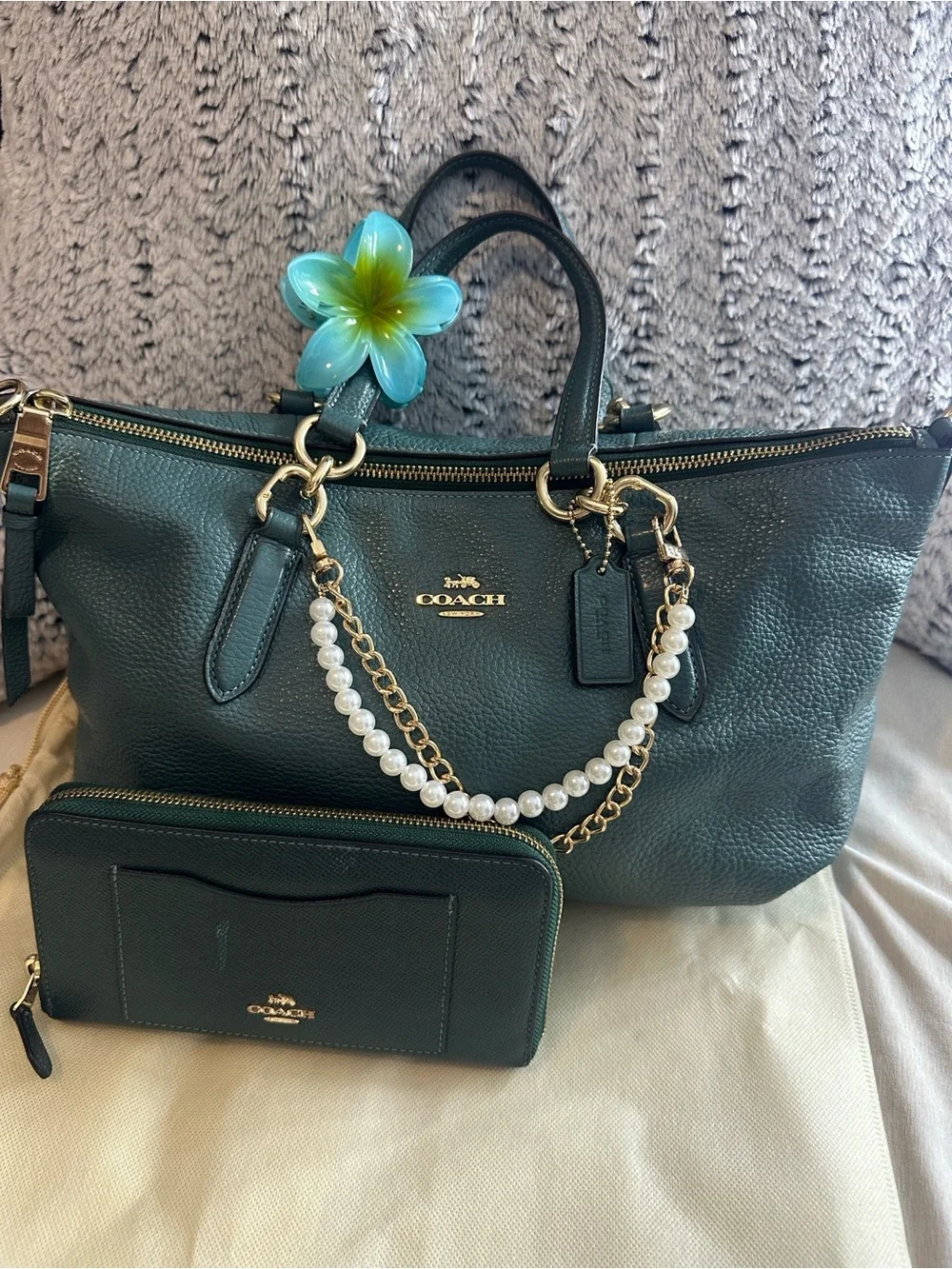 Sold—Coach Dark Green Handbag & Wallet Set 💚✨